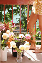 Load image into Gallery viewer, Flower Delivery Subscription